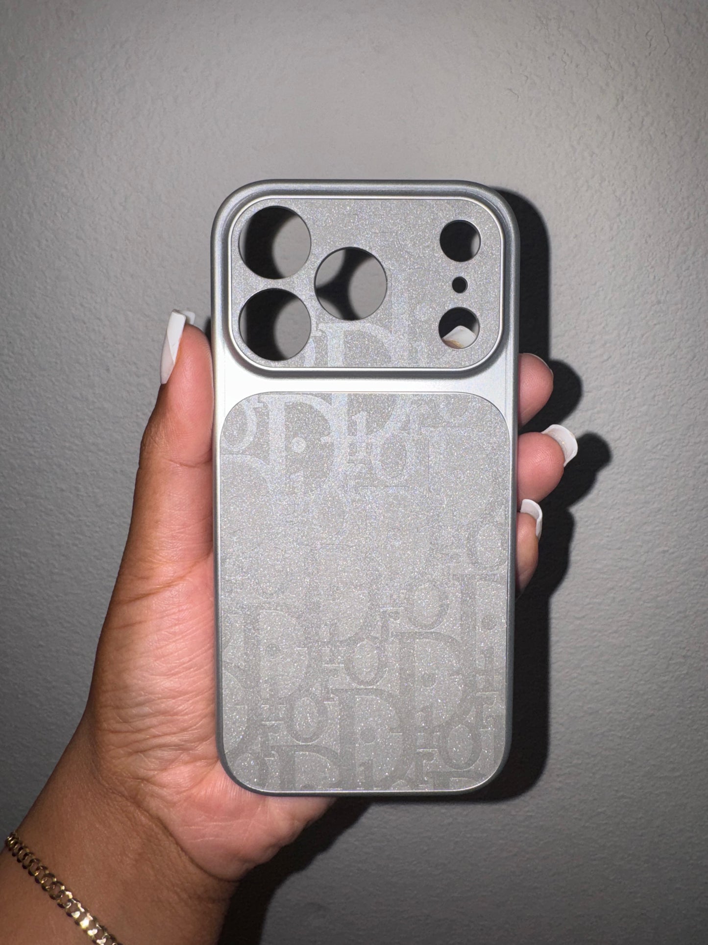 Silver Glitter Dior (17 Pro)