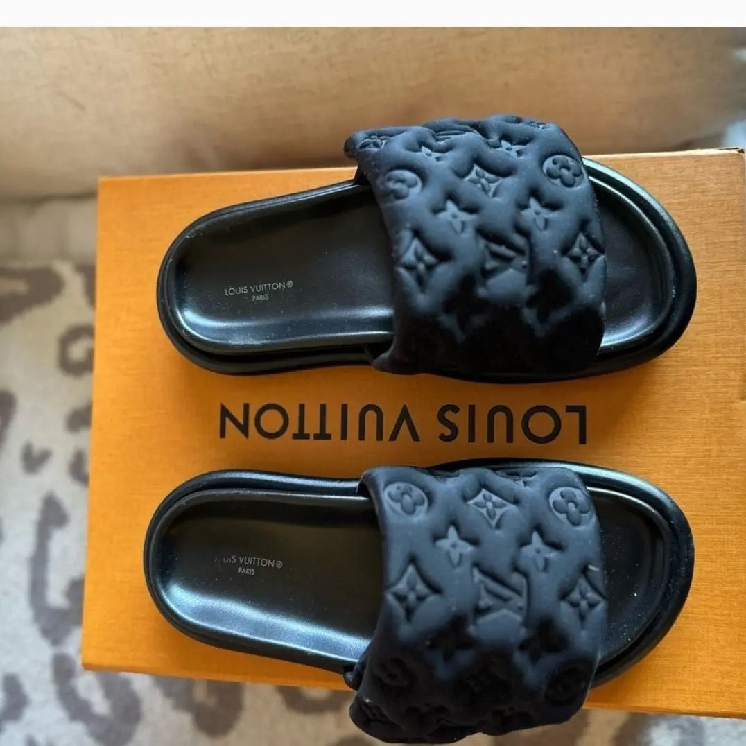 Black Slides (Women) The Pynk Plug