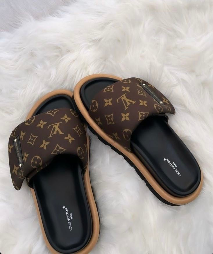 LV Slides The Pynk Plug