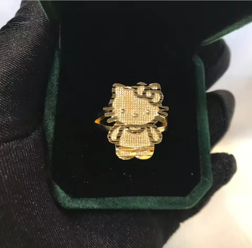 Hello Kitty Ring The Pynk Plug