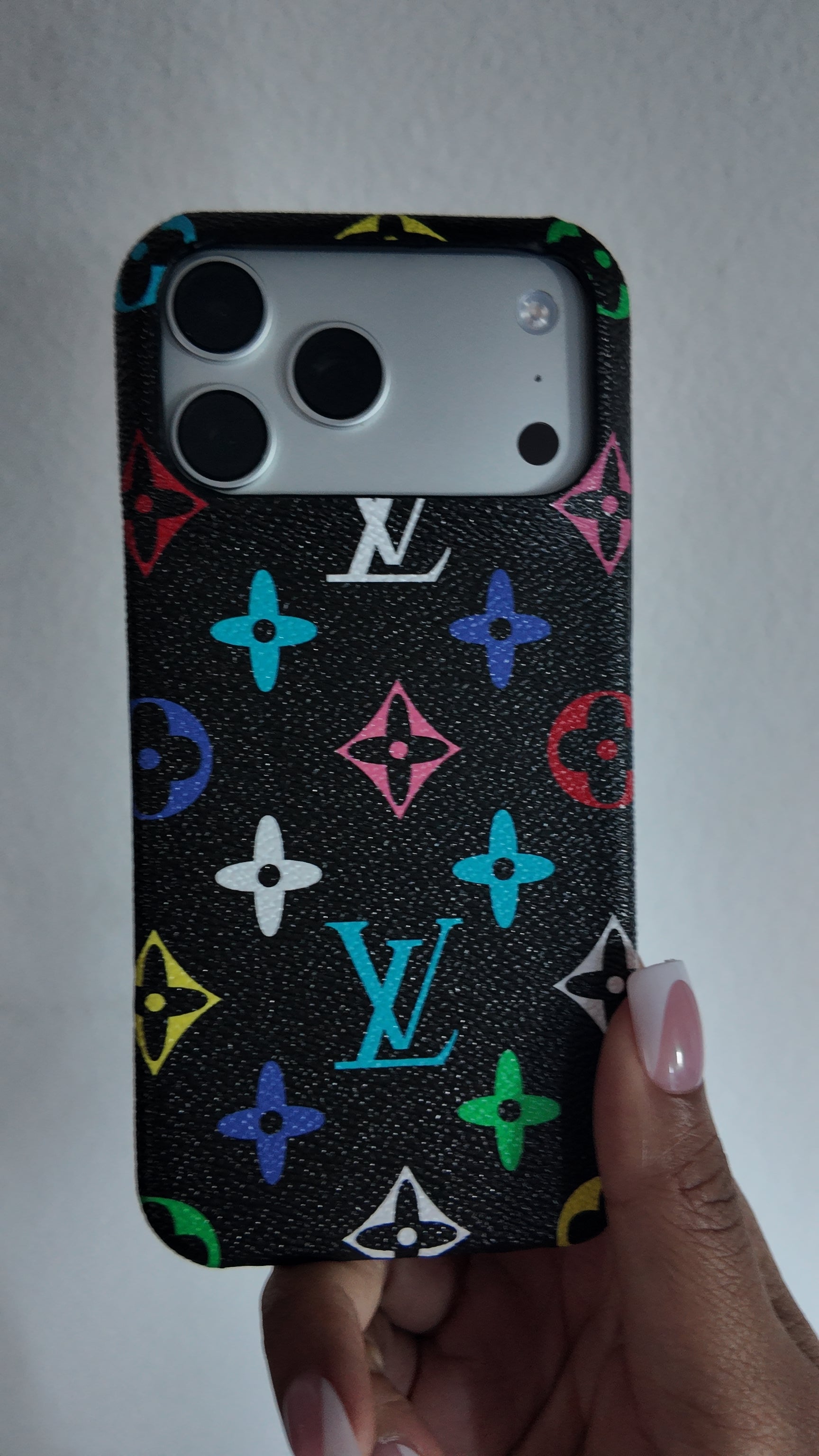Louis V Print The Pynk Plug