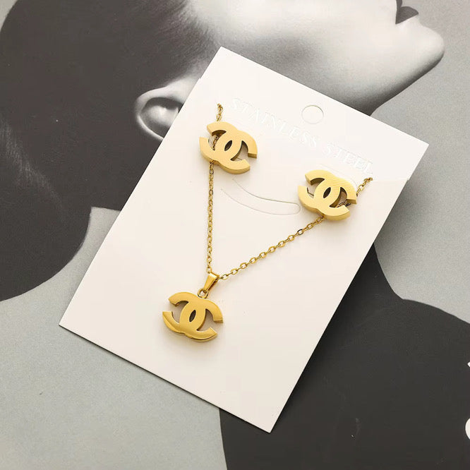 Chanel Set The Pynk Plug
