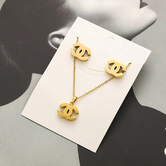 Chanel Set The Pynk Plug