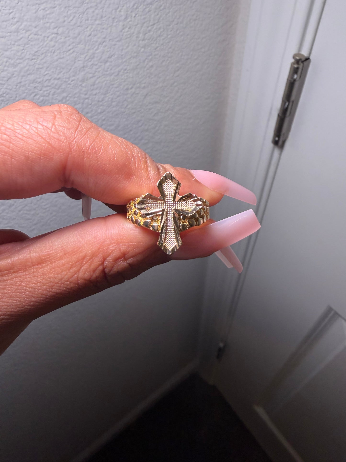 Diamond Cut Cross The Pynk Plug