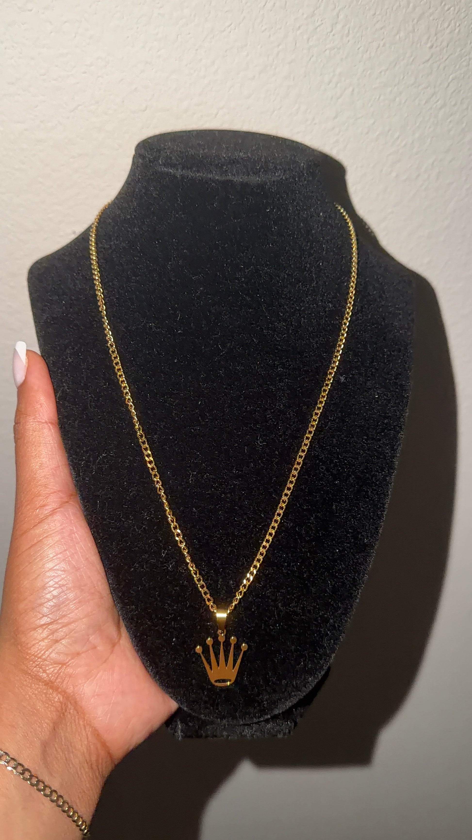 Crown Pendant The Pynk Plug