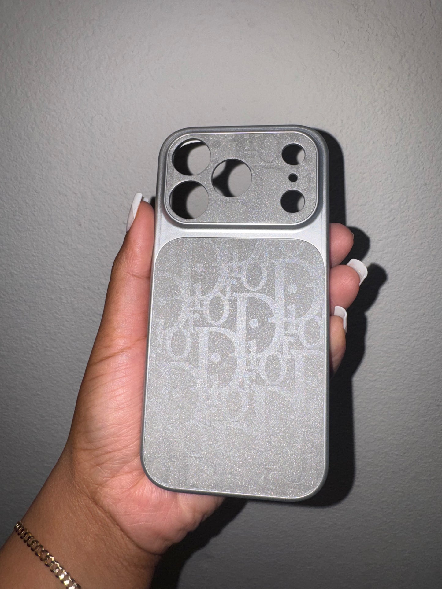 Silver Glitter Dior (17 Pro)