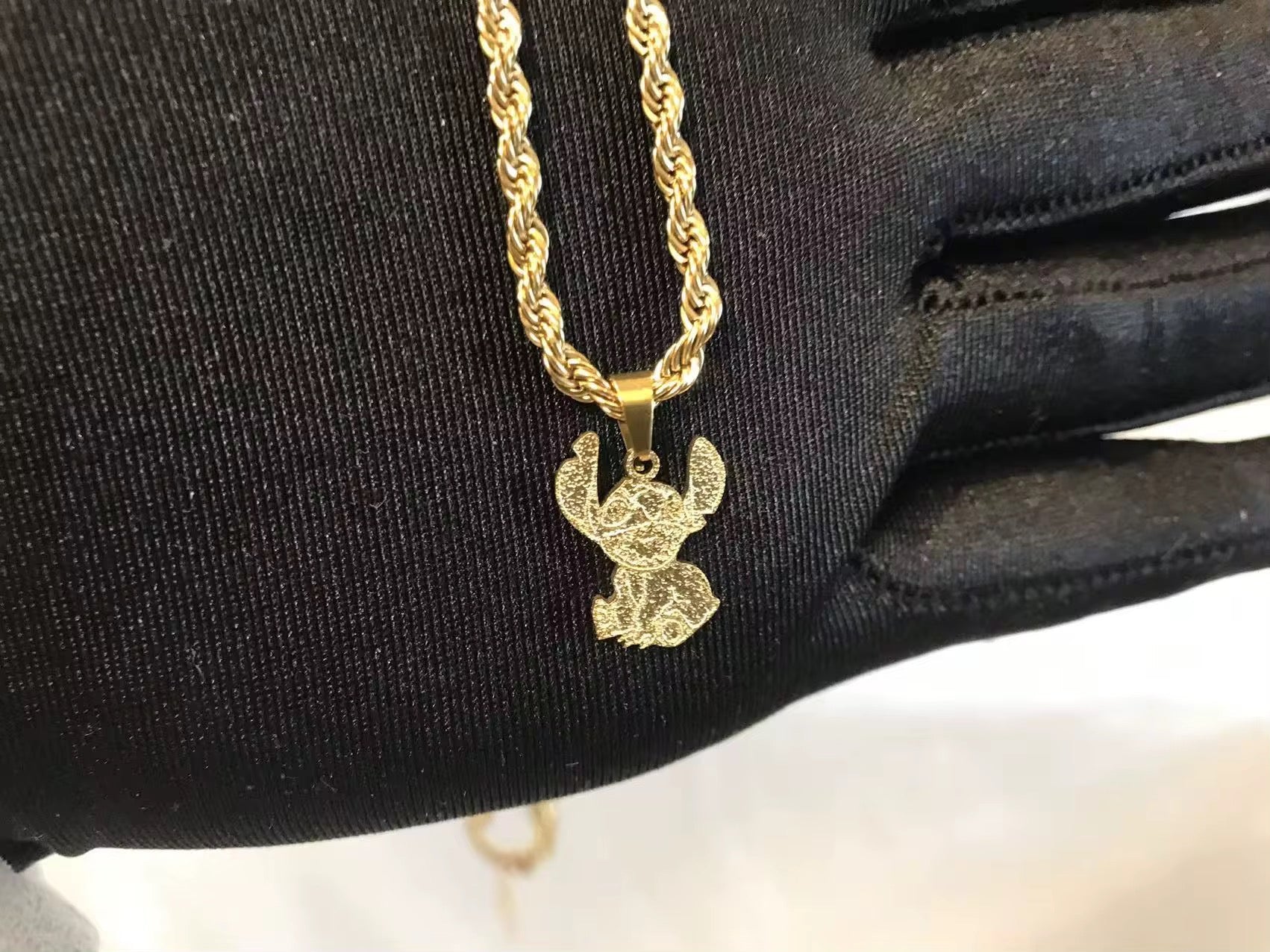 Stitch Chain The Pynk Plug