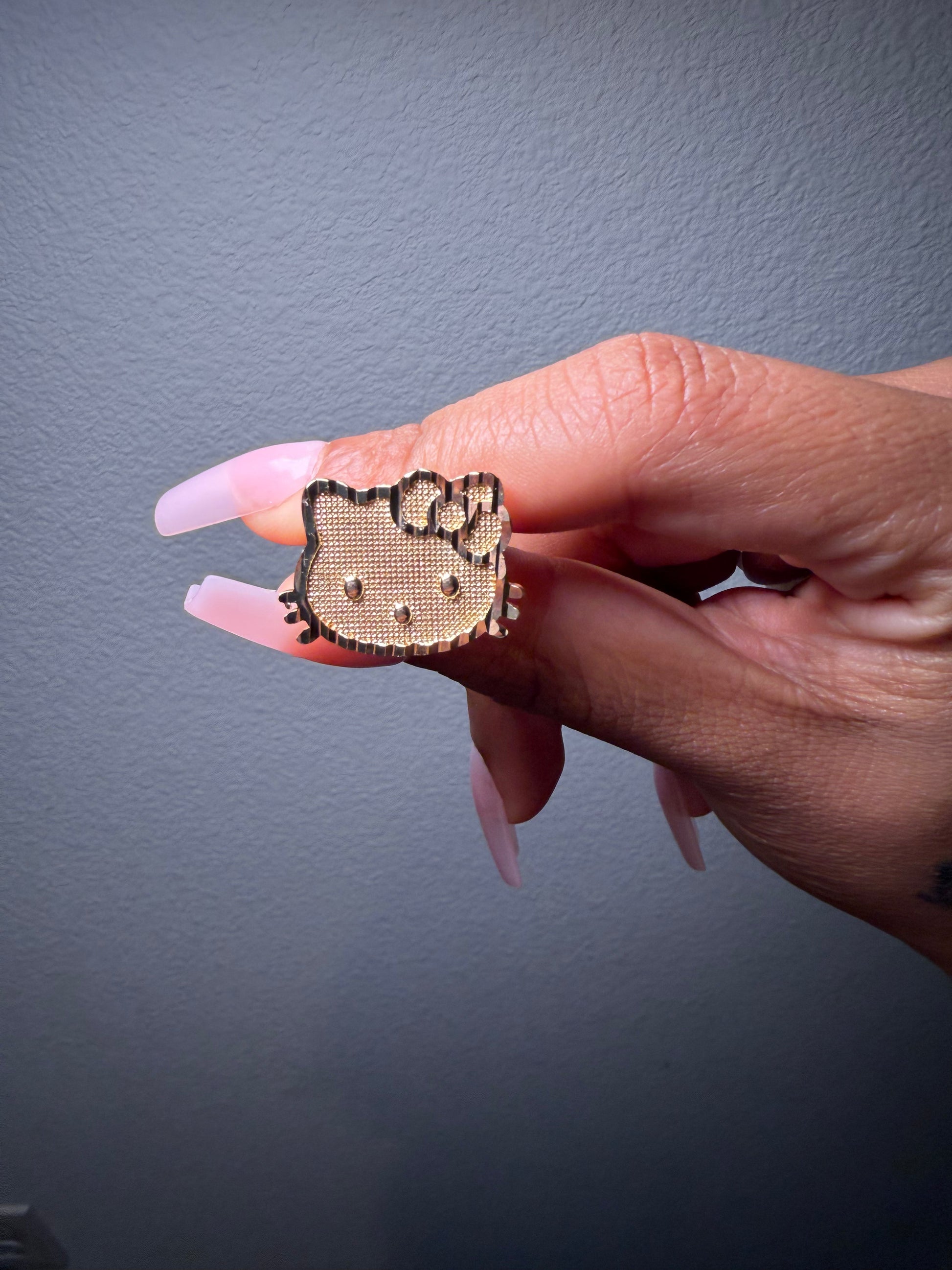 HK Large Face Ring The Pynk Plug