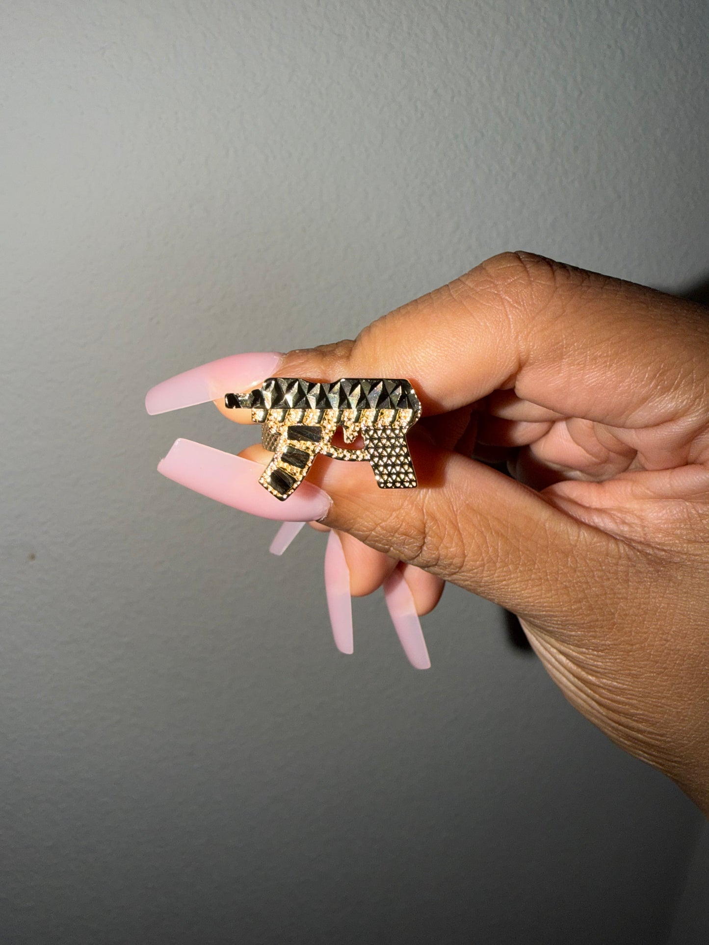 AK Ring The Pynk Plug